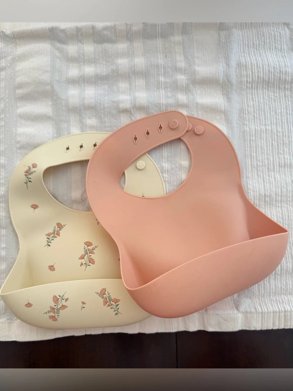 Mushie Adjustable Silicone Baby Bibs - Pink and Cream Floral Set
